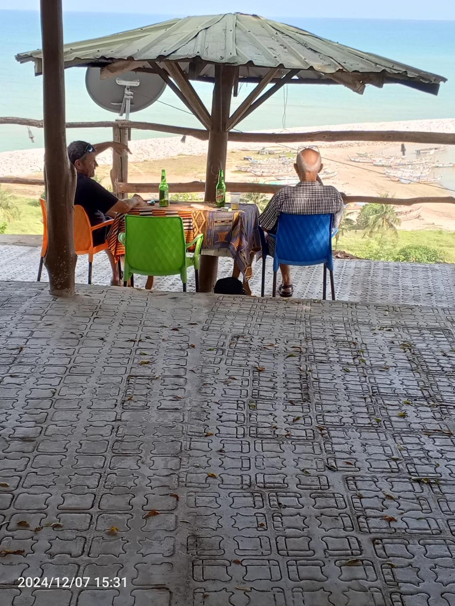 Abuesi Beach Resort Sekondi-Takoradi Buitenkant foto