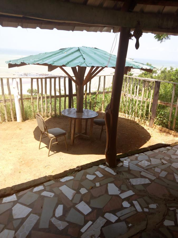 Abuesi Beach Resort Sekondi-Takoradi Buitenkant foto